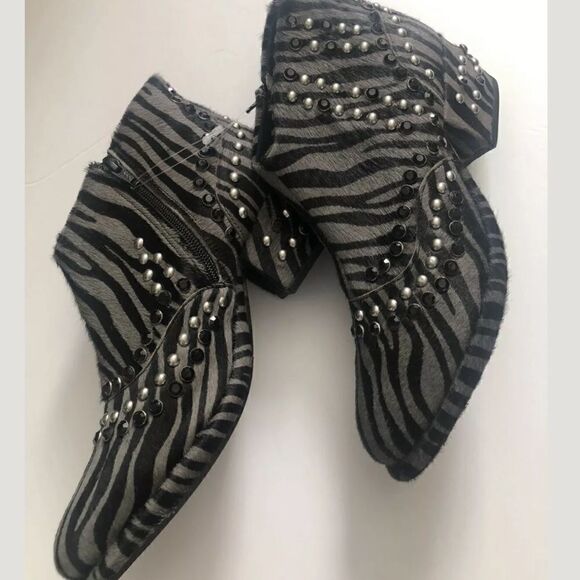 NEW FREE PEOPLE CHASING COWBOYS ANKLE BOOT - Picture 7 of 10